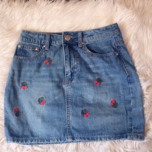 1 skirt, 3 leggings, 1 tie pants